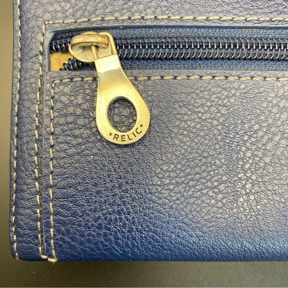 Relic by Fossil Leather Wallet - Picture 5 of 9